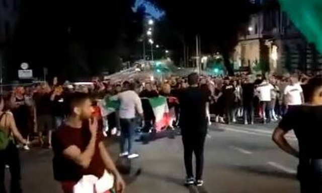 Ιταλία: Δημοσιογράφος της Repubblica γρονθοκοπήθηκε από αντιεμβολιαστή εργαζόμενο σε σχολείο