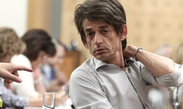 O Νίκος Καρανίκας επιτέθηκε στην Δάφνη Μητσοτάκη - Η απάντηση του Οικονόμου