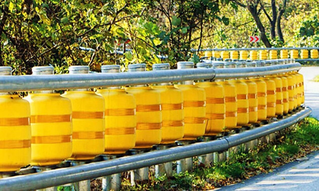 Δείτε τις νέου τύπου μπαριέρες με κυλιόμενα βαρέλια (vid)