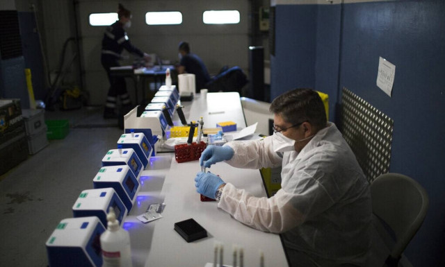 Κορονοϊός: Νέα μετάλλαξη εντοπίστηκε στη Νότια Αφρική - Ανησυχία για τα χαρακτηριστικά της