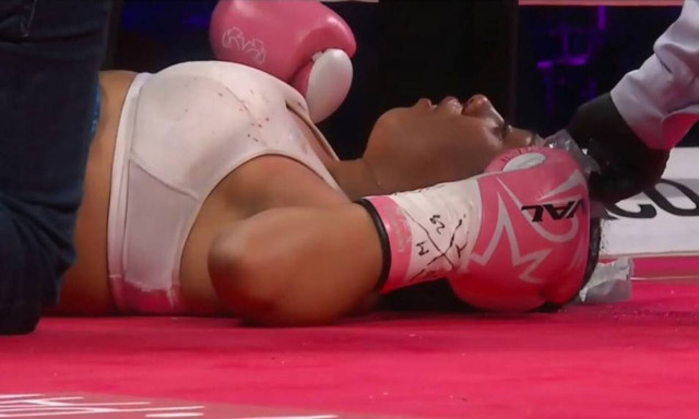 Μάχη για τη ζωή της δίνει 18χρονη πυγμάχος – Η στιγμή της κατάρρευσης μετά από νοκ άουτ (video)