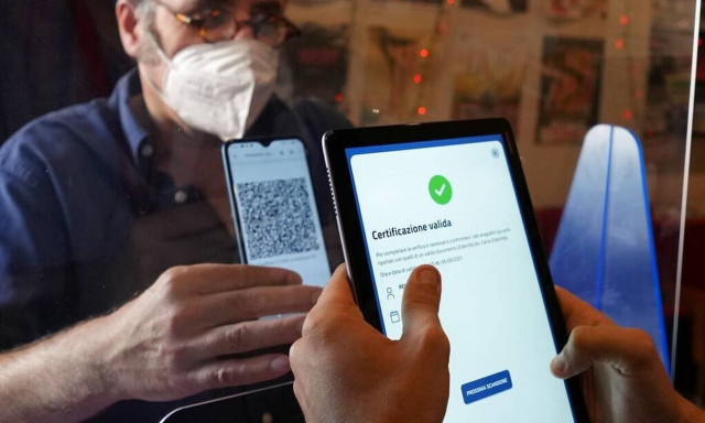 Ιταλία: Υποχρεωτικό το πιστοποιητικό εμβολιασμού σε τρένα, αεροπλάνα, σχολεία, πανεπιστήμια