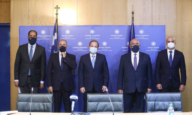Τελετή παράδοσης - παραλαβής στο Υπουργείο Υποδομών και Μεταφορών