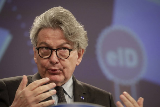 Koρονοϊός: Η ΕΕ υπερασπίζεται τη χορήγηση αναμνηστικής δόσης εμβολίου μετά τις επικρίσεις του ΠΟΥ