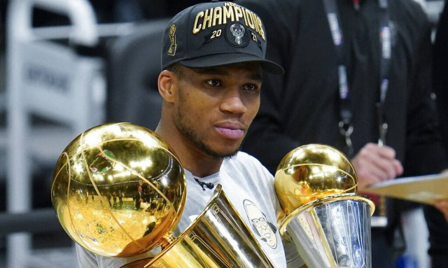 Γιάννης Αντετοκούνμπο: Αυτός «έπεισε» τον «Greek Freak» να μείνει στους Μπακς