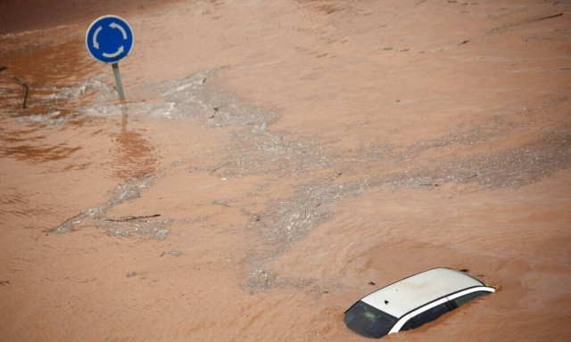 Σφοδρή καταιγίδα στην Ισπανία: Δρόμοι πλημμύρισαν - 7.000 νοικοκυριά χωρίς ηλεκτρικό ρεύμα