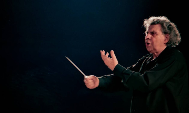 Μίκης Θεοδωράκης: Ενός λεπτού σιγή στη Βουλή για τον θάνατο του μουσικοσυνθέτη