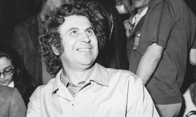 Μίκης Θεοδωράκης: Ποιος ήταν «Το γελαστό παιδί» - Η ιστορία του θρυλικού τραγουδιού