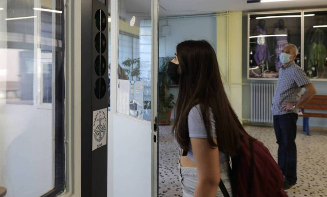 Σχολεία: Μια «ανάσα» από το πρώτο κουδούνι – Με ποια μέτρα θα επιστρέψουν οι μαθητές στα θρανία
