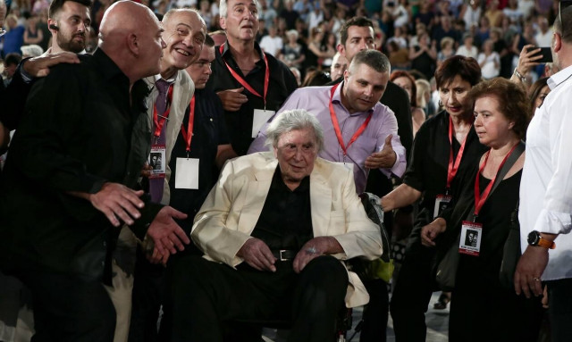 Μίκης Θεοδωράκης