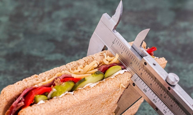 Πώς θα χάσουμε τα κιλά των διακοπών - H Διατροφολόγος Ευαγγελία Αυγεράκη εξηγεί στο Newsbomb.gr