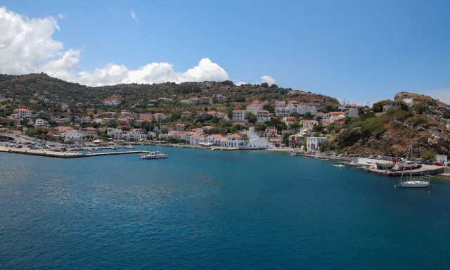 Το λιμάνι του Εύδηλου στην Ικαρία