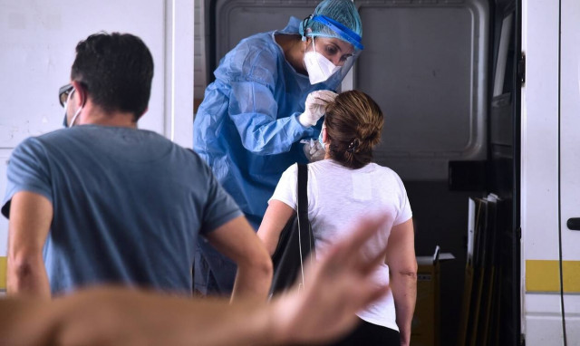 Βατόπουλος στο Newsbomb.gr: Ποιος είναι ο φόβος από τη μετάλλαξη Μ - Ανησυχία των ειδικών