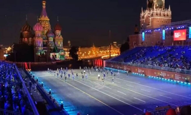 Βίντεο: Εκδήλωση τιμής προς τον Μίκη Θεοδωράκη στην Κόκκινη Πλατεία της Μόσχας