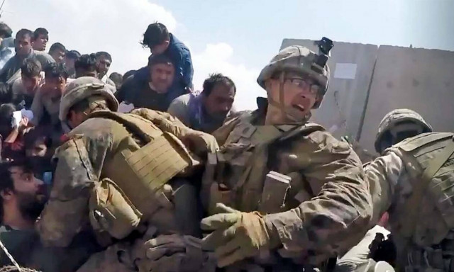 Βίντεο: Πεζοναύτης αποκαλύπτει την πραγματικότητα για την επιχείρηση εκκένωσης στην Καμπούλ