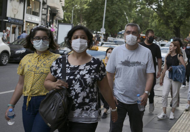 Τουρκία: Πάνω από 20.000 κρούσματα κορονοϊού το τελευταίο 24ωρο