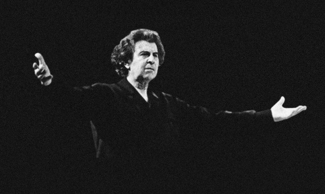 Κηδεία Μίκη Θεοδωράκη: Σε λαϊκό προσκύνημα η σορός του - Την Πέμπτη στα Χανιά ο ενταφιασμός