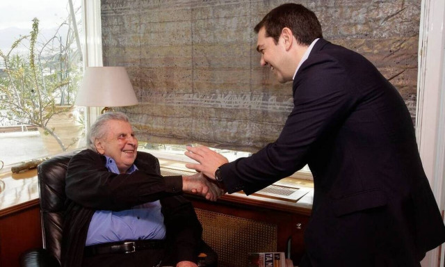 Αλέξης Τσίπρας: Έφτιαξε playlist με τα αγαπημένα τραγούδια του Μίκη Θεοδωράκη