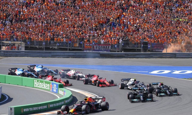 Formula 1: «Αφεντικό» στο σπίτι του ο Μαξ Φερστάπεν! Θριάμβευσε κι αποθεώθηκε στην Ολλανδία