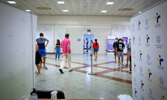 Κρούσματα σήμερα: 1.765 νέα ανακοίνωσε ο ΕΟΔΥ - 47 θάνατοι σε 24 ώρες, στους 379 οι διασωληνωμένοι