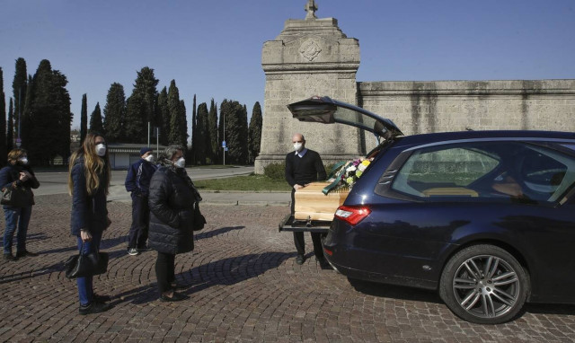 Iταλία: Στο Μπέργκαμο το προσδόκιμο ζωής μειώθηκε κατά 4,3 χρόνια εξαιτίας της covid-19