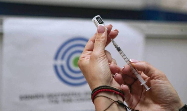 Amendment to allow back suspended healthcare staff with just first dose of vaccine