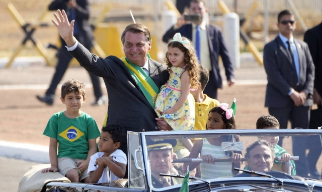 Bραζιλία: Οπαδοί του Μπολσονάρο συγκρούονται με την αστυνομία πριν από τη συγκέντρωση στη Μπραζίλια