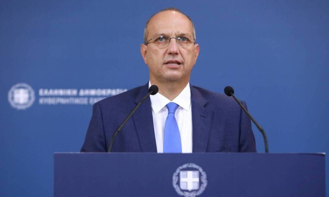 Extending mandatory vaccination to other sectors is an option we always keep in mind, Economou says