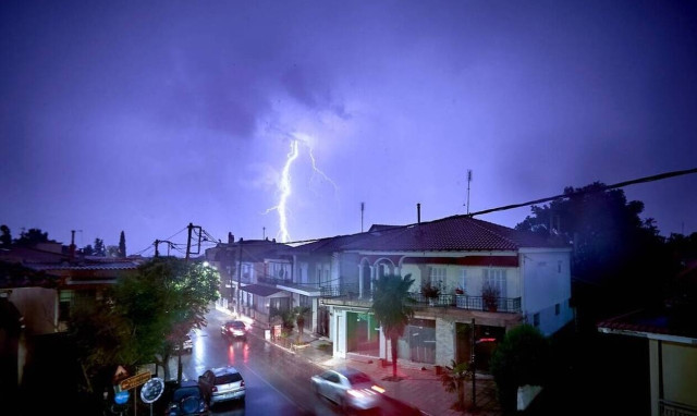 Weather service warns of heavy rain and storms on Wednesday and Thursday