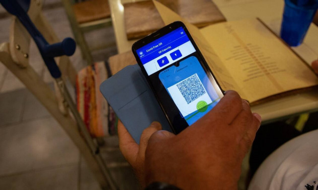 Πλαστά πιστοποιητικά: Οι «αδιάφθοροι» ψάχνουν οργανωμένο δίκτυο - Έρευνα σε 4 εμβολιαστικά κέντρα