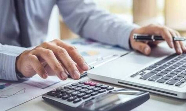 Φορολογικές δηλώσεις: Παράταση λίγων ημερών εξετάζει το υπουργείο Οικονομικών