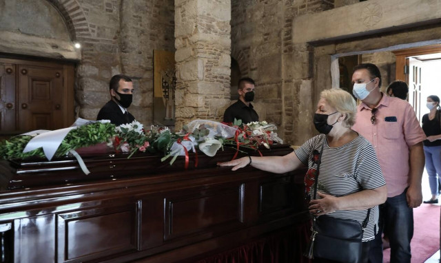 Κηδεία Μίκη Θεοδωράκη: Αντιδράσεις του κόσμου – Δεν πρόλαβαν να τον «αποχαιρετήσουν»