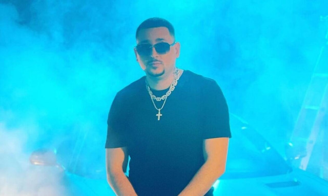 Mad Clip: Καταγγελία του παππού του – Έκλεψαν από τη σορό του σταυρό αξίας 10.000 ευρώ