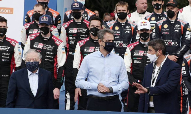 Mitsotakis on new social insurance legislation: Clear rules, drafted for young people & their future