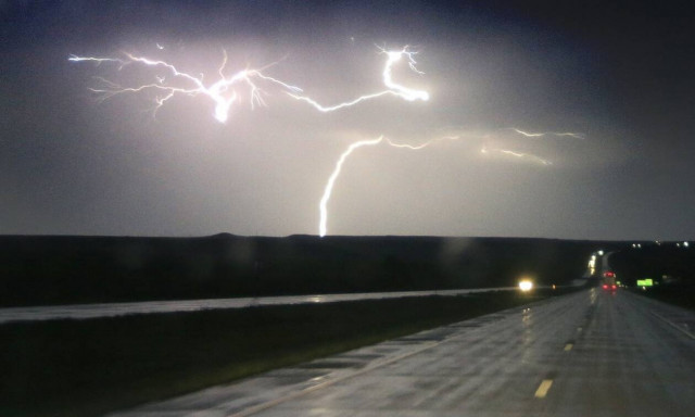 Κακοκαιρία: Έντονα φαινόμενα τις επόμενες ώρες - Οδηγίες από την Πολιτική Προστασία