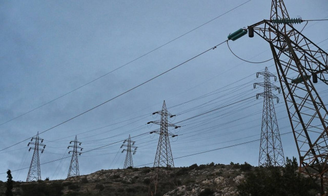 Κομισιόν: Εγκρίθηκαν τα μέτρα για την πρόσβαση ανταγωνιστών της ΔΕΗ στην ηλεκτρική ενέργεια