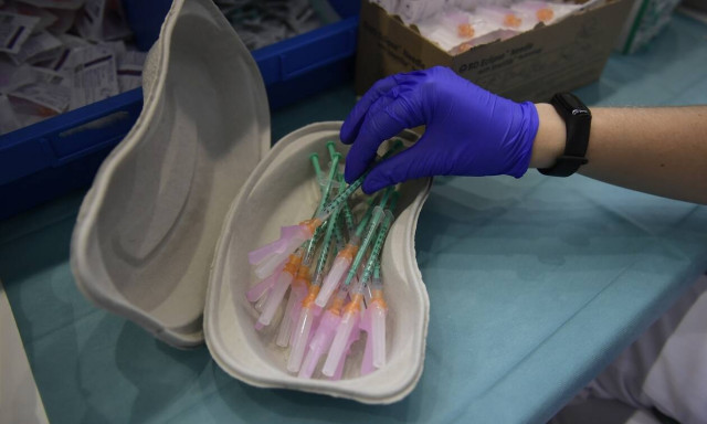 BioNTech/Pfizer θα επιδιώξουν έγκριση για εμβολιασμό παιδιών 5-11 ετών