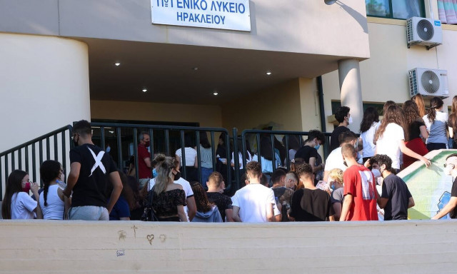 Σχολεία: Αγωνία για το πρώτο κουδούνι τη Δευτέρα – Πότε μπορεί να επιστρέψει η τηλεκπαίδευση