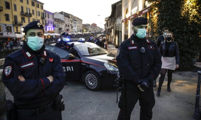 Ιταλία: Ελεγκτές ζήτησαν από επιβάτη να τους δείξει το εισιτήριο και εκείνος μαχαίρωσε πέντε άτομα