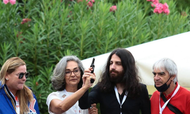 Ημιμαραθωνίος: Συγκίνησε ο εγγονός του Μίκη Θεοδωράκη - «Ευχαριστώ για την τιμή στον παππού μου»