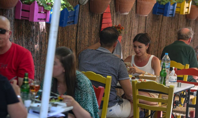 Μέτρα για ανεμβολίαστους: Η δυσάρεστη «έκπληξη» που αποκάλυψε το ΦΕΚ