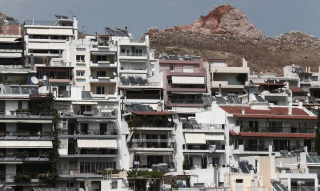 Αφορολόγητες οι γονικές παροχές έως 800.000 ευρώ – Φόρος 10% για μεγαλύτερα ποσά