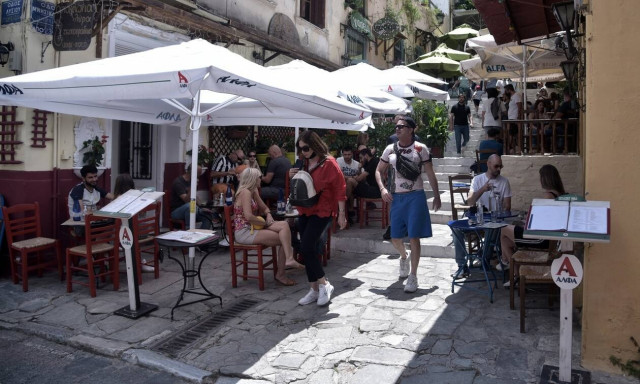 Εστίαση: «Πόρτα» σε ανεμβολίαστα παιδιά άνω των 12 ετών - Με self test τα μικρότερα -Όλα όσα ισχύουν