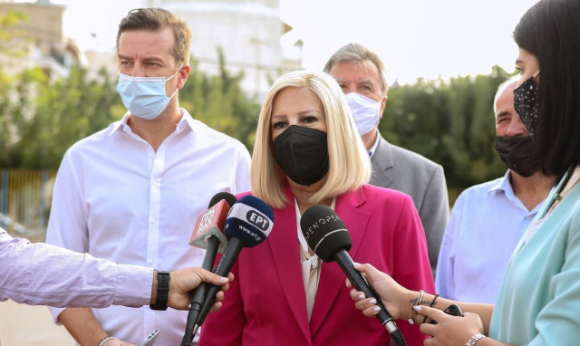 Πρώτη ημέρα στα σχολεία - Γεννηματά: Απαράδεκτο να κλείνει τμήμα μόνο όταν κολλήσουν μαζικά κορονοϊό