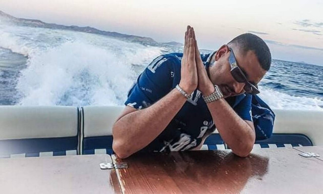 Mad Clip: Ο παππούς του κατά της πρώην συντρόφου του ράπερ (video)