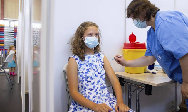 Κορονοϊός: Ποιες χώρες εμβολιάζουν παιδιά και γιατί; Ο χάρτης ανοσοποίησης απο την ΕΕ μέχρι τις ΗΠΑ