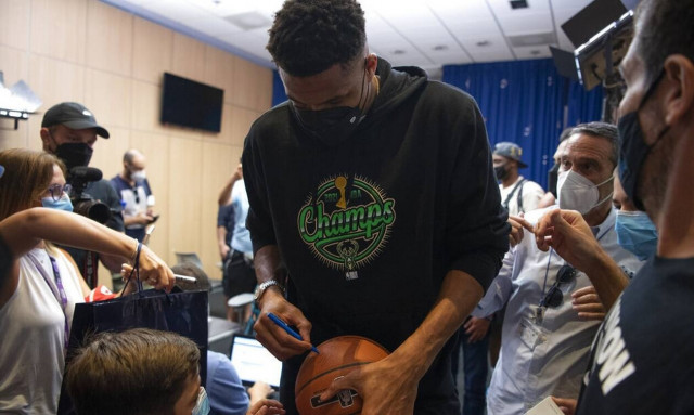 Γιάννης Αντετοκούνμπο: Το νέο αγαπημένο άθλημα του «Greek Freak» - «Θα χτίσω γήπεδο στην αυλή μου»