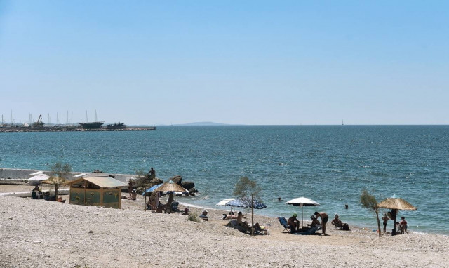 Καιρός τώρα: Tο καλοκαίρι επέστρεψε - Πού θα επιμείνουν οι βροχές