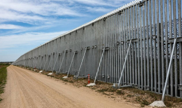 Βίντεο - ντοκουμέντο: Δεκάδες μετανάστες προσπαθούν να περάσουν τον Έβρο