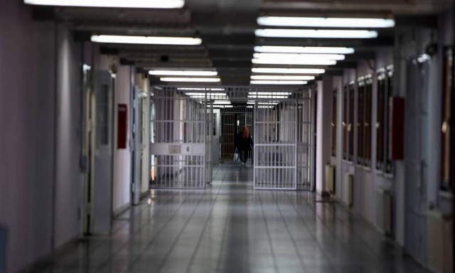 Δανία: Απαγορεύονται οι ερωτικοί δεσμοί για τους ισοβίτες τα πρώτα 10 χρόνια της ποινής τους